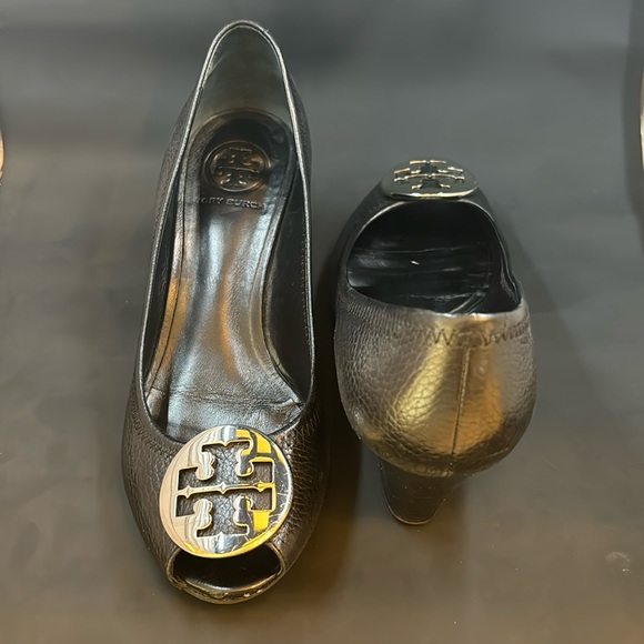 Tory Burch black wedges with silver buckle logo detail open toe. Size 7.5